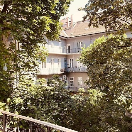 Chestnut Home - A Charming And Warm Feel Place Budapest Exterior photo
